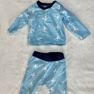 Monica + Andy airplanes shirt and leggings